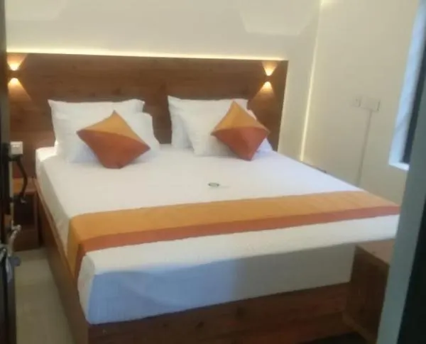 4 Rooms Individual Cottage Near Attukad Waterfalls - Hall, 4Bed Room Delux, Falls View, Located At Tea Etstae Devikolam
