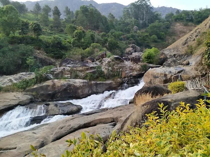 4 Rooms Individual Cottage Near Attukad Waterfalls - Hall, 4Bed Room Delux, Falls View, Located At Tea Etstae Devikolam Villa