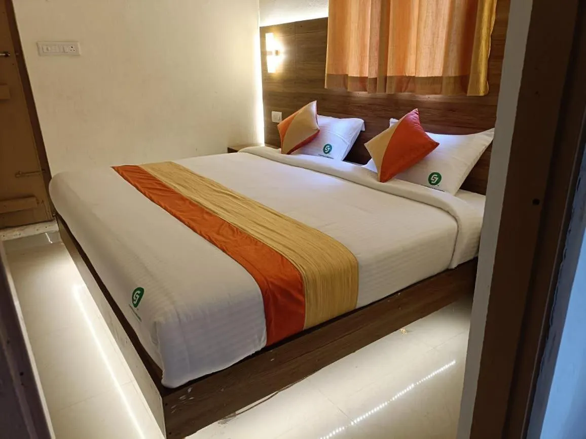 Villa 4 Rooms Individual Cottage Near Attukad Waterfalls - Hall, 4Bed Room Delux, Falls View, Located At Tea Etstae Devikolam Inde