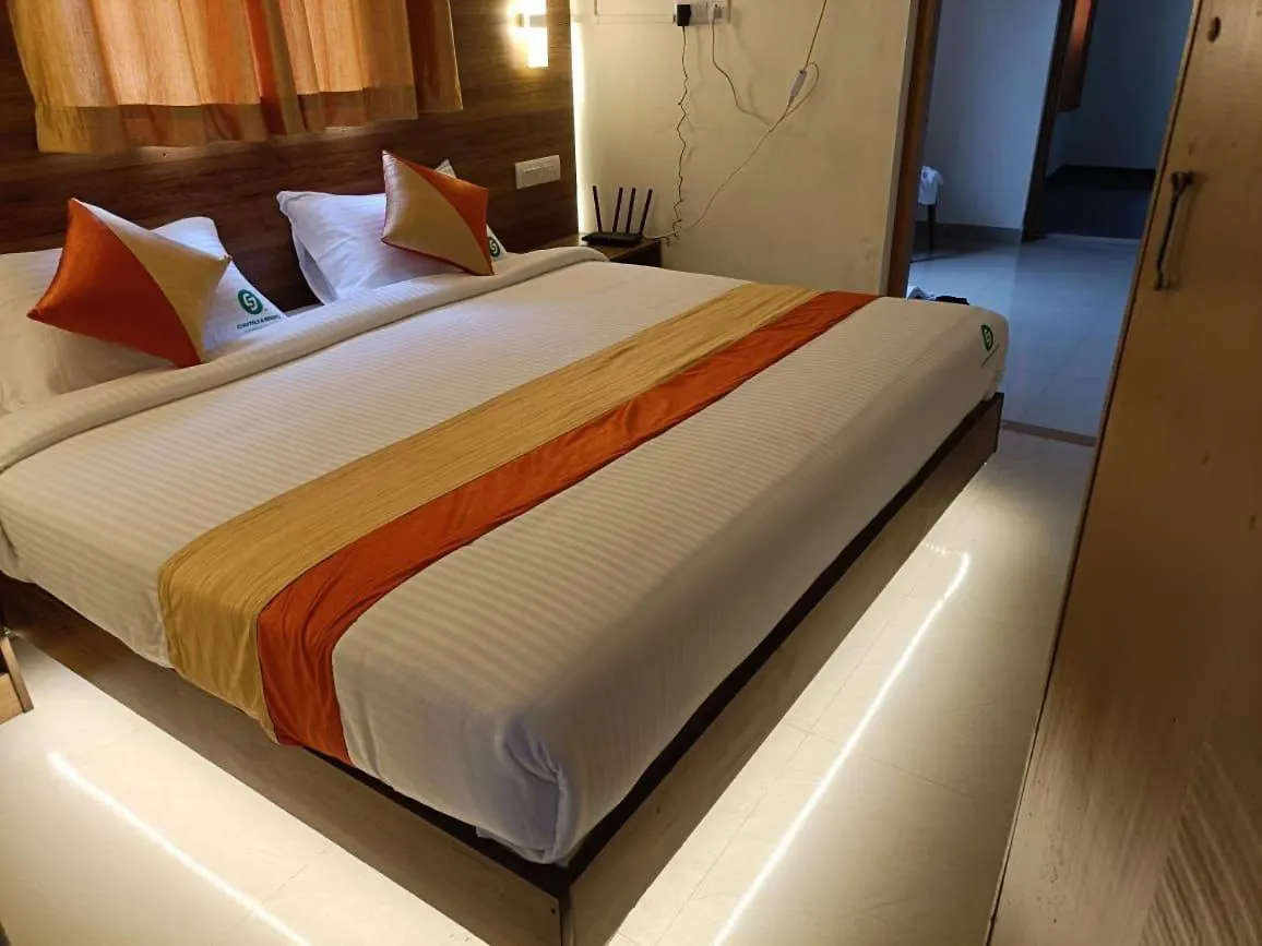 4 Rooms Individual Cottage Near Attukad Waterfalls - Hall, 4Bed Room Delux, Falls View, Located At Tea Etstae Devikolam 0*,  Inde